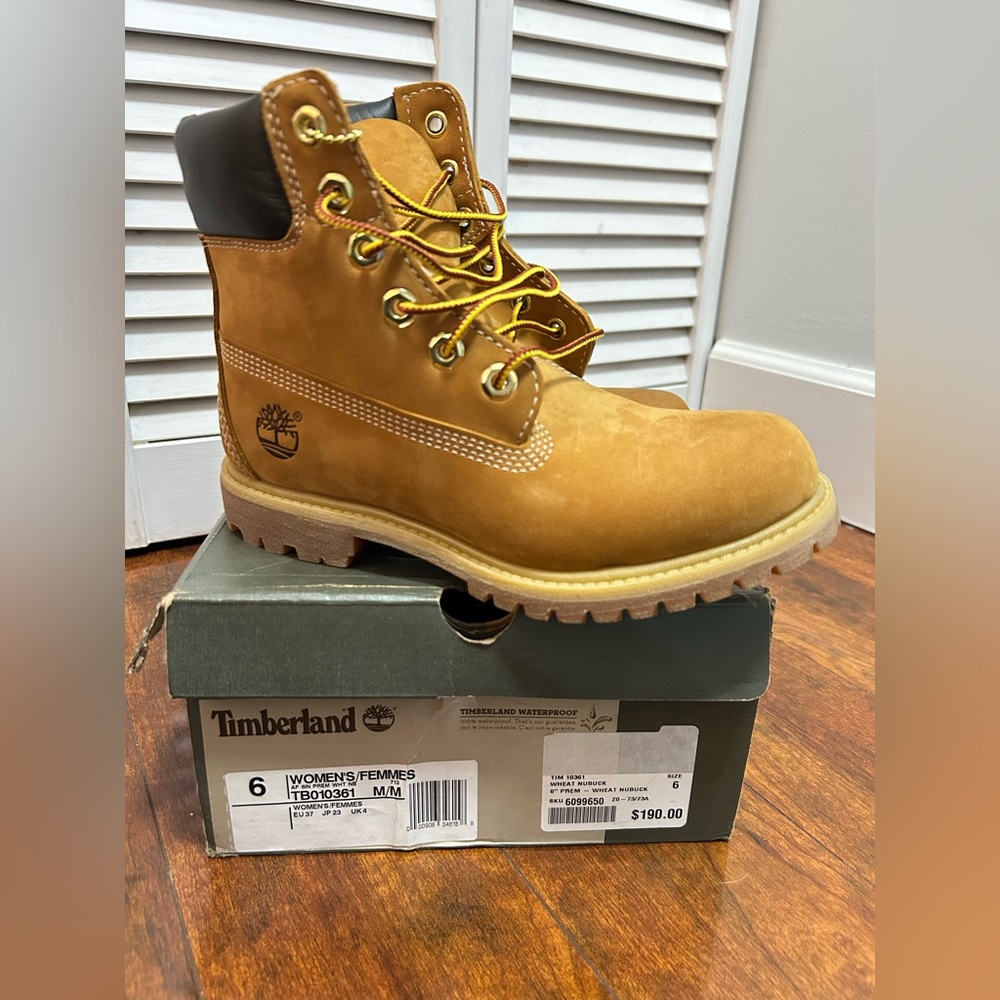 Women’s Timberlands 6.5